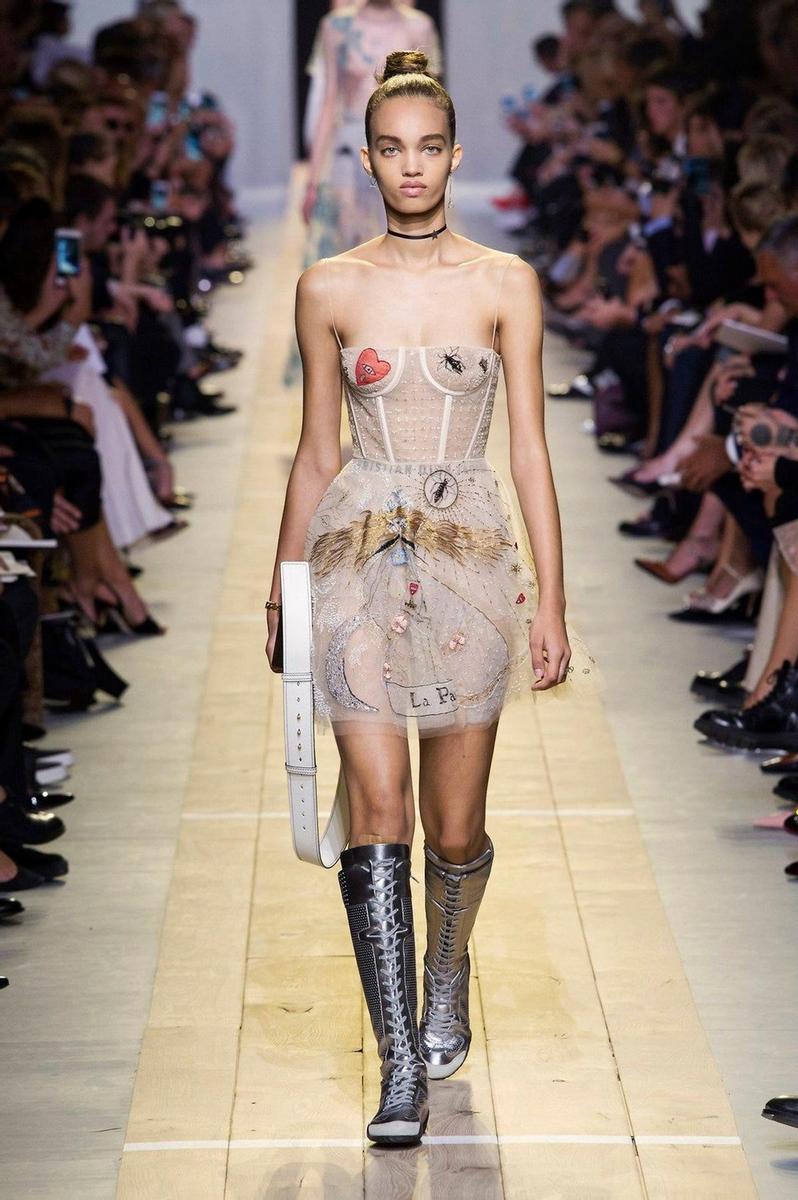 El mini vestido de tul de Dior