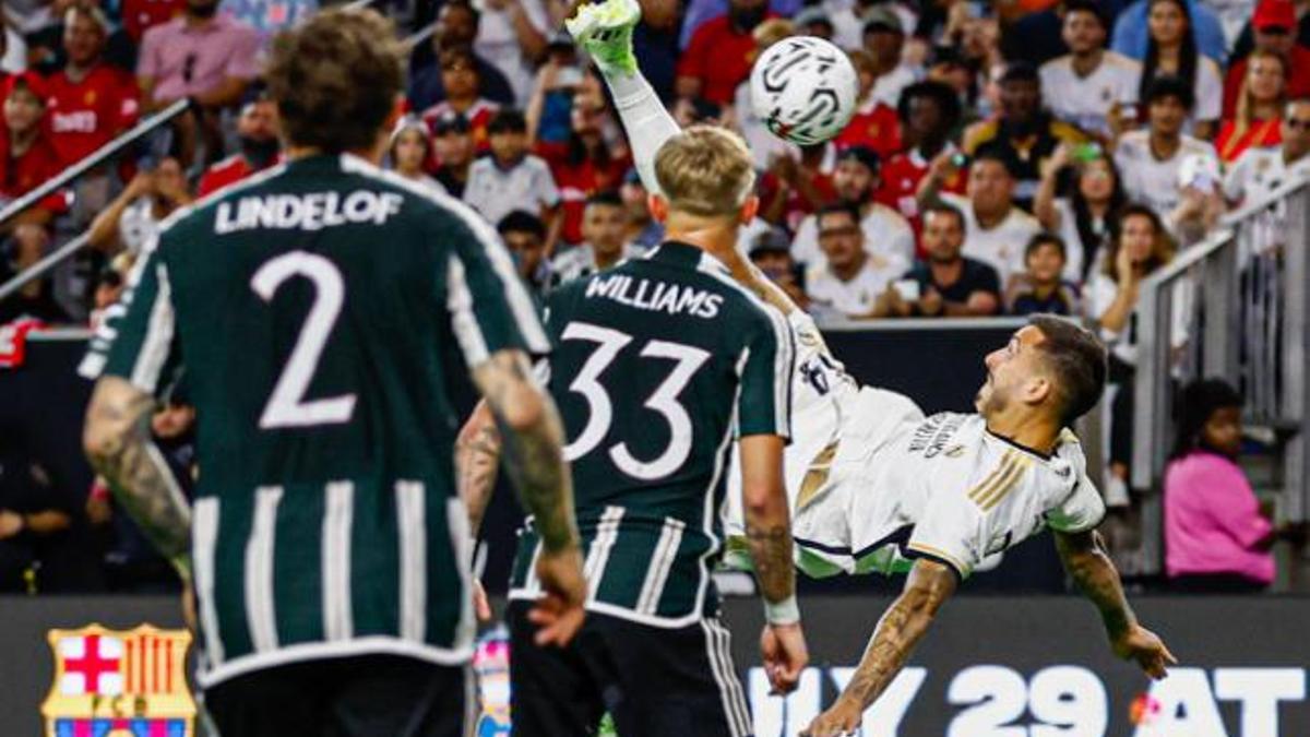 Joselu remata de chilena el segundo gol del Real Madrid ante el Manchester United