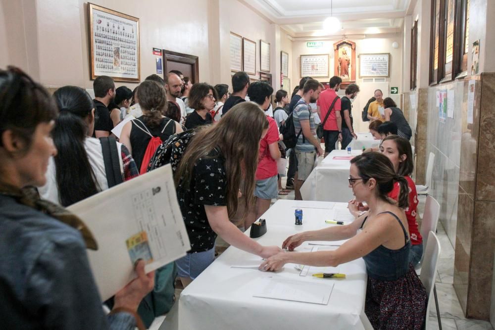 Examen oficial de japonés en València