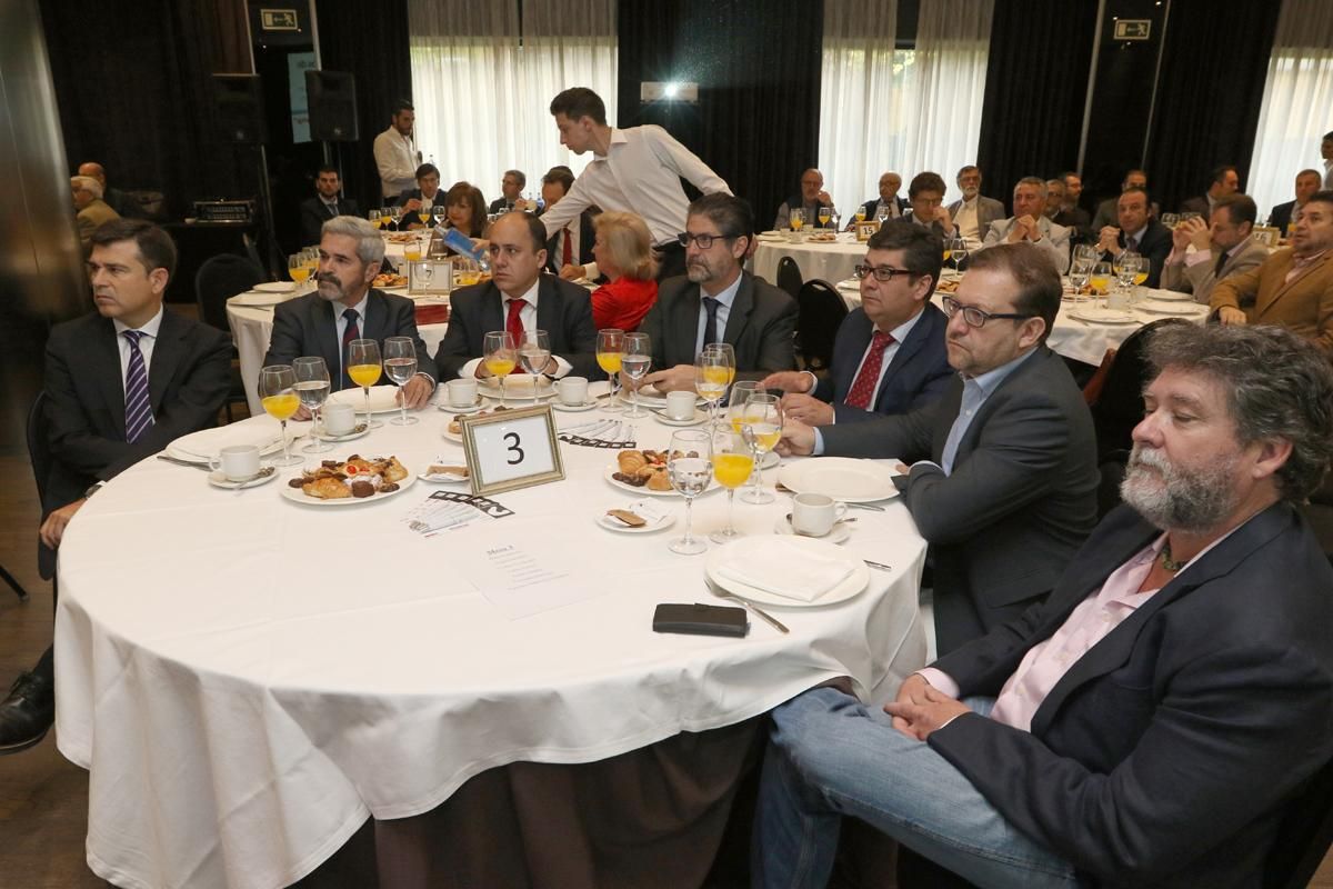 Fotogalería / Los Desayunos de CÓRDOBA / James M. Roberts