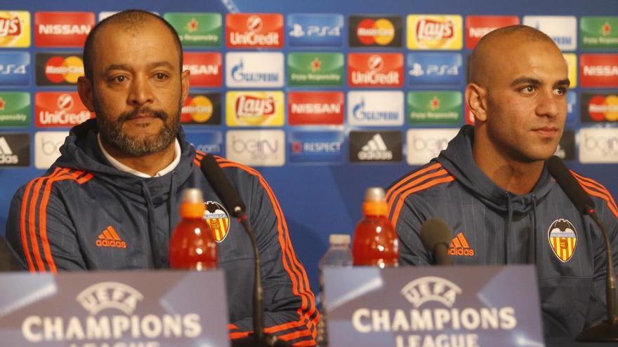 Nuno y Abdennour, esta tarde en Lyon.