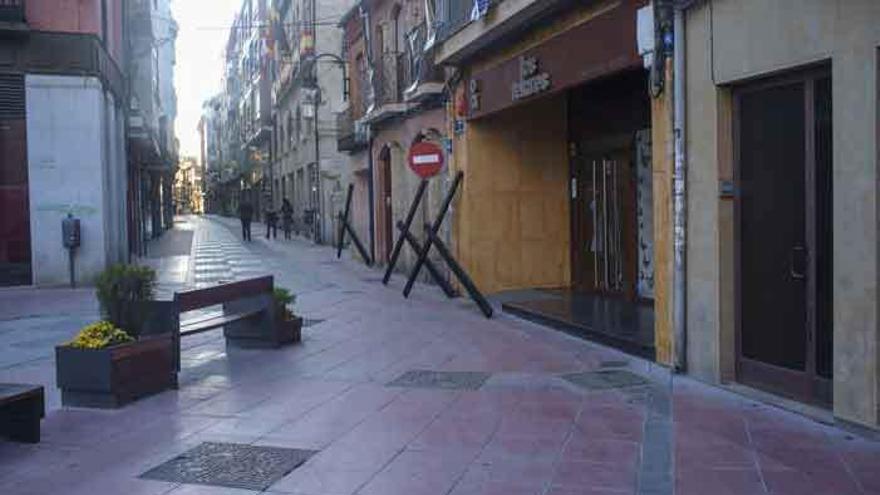 Cruces de nazarenos antes de la Procesión del Encuentro de 2015.