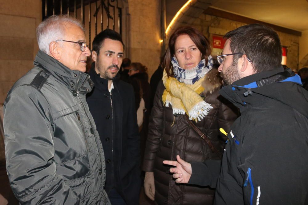 Concentració a la plaça del Vi per protestar contra la decisió del magistrat del Suprem