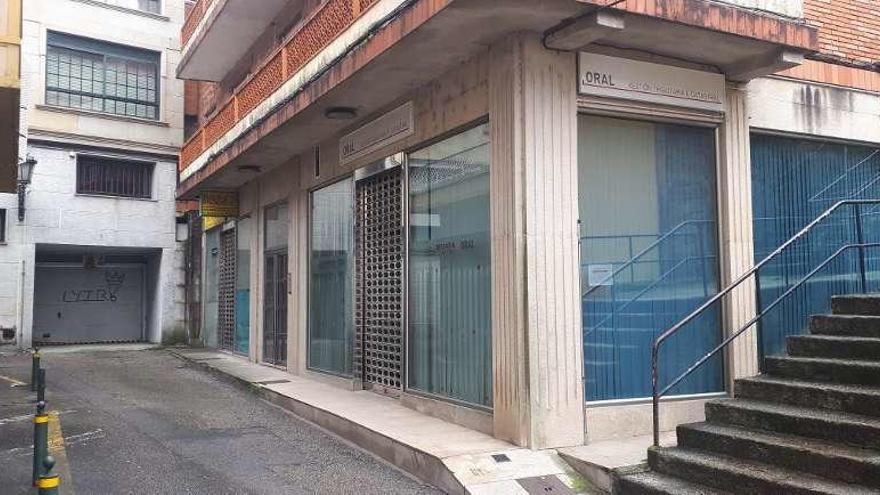 La oficina del ORAL de Tui, localizada en la calle Coruña, cerrada por una inundación. // D.B.M.