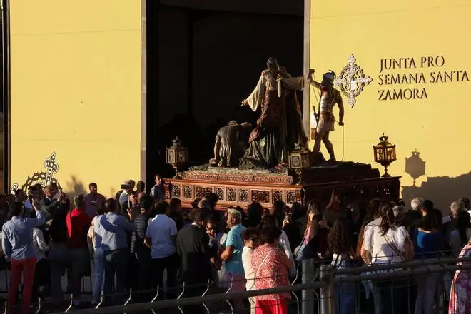 GALERÍA | El traslado de pasos de la Vera Cruz, en imágenes