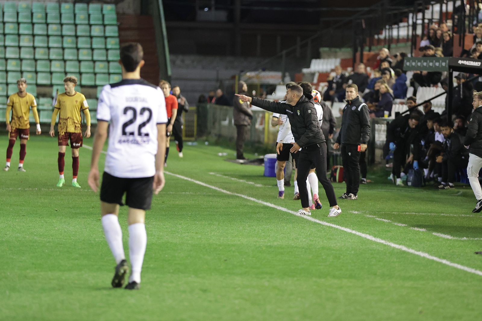 Mérida-Córdoba CF: las imágenes del partido en el Estadio Romano