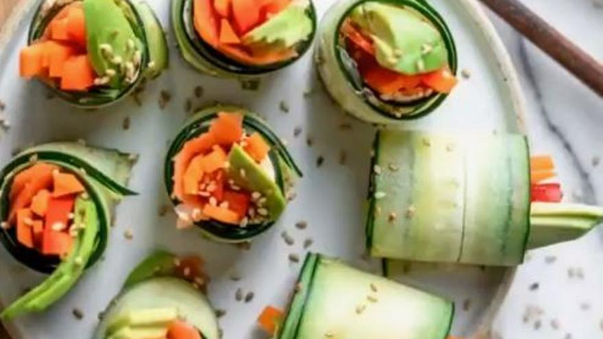 Rollos de Sushi con calabacín y sin arroz.