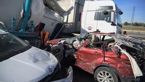 Dos accidentes múltiples dejan tres muertos y una treintena de heridos en Ciudad Real