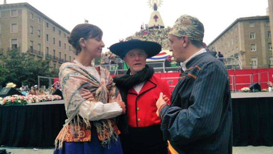 Santisteve luce un traje representativo de todo Aragón en una Ofrenda de récord