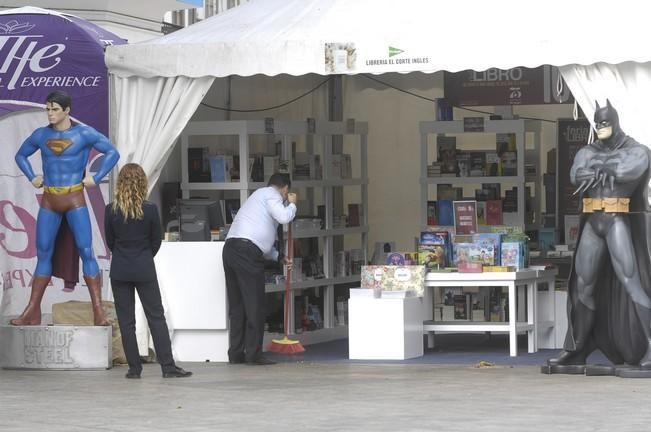 FERIA DEL LIBRO. ENCUENTRO CON LUCIA GALAN