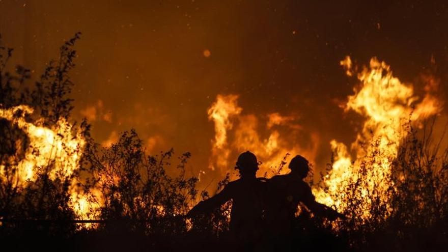 Portugal despliega más medios para atajar la oleada de incendios