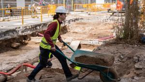 Trabajadora en el sector de la construcción.