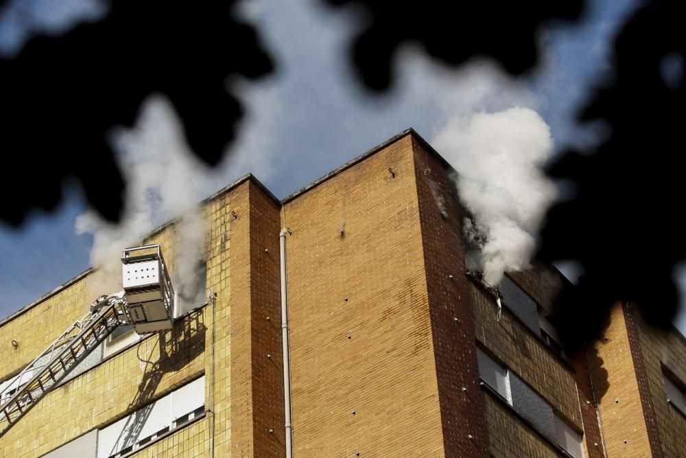 Espectacular incendio en Avilés