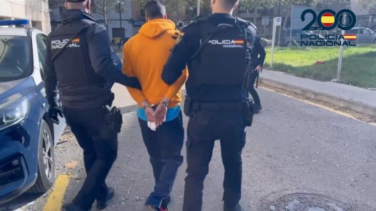APUÑALAMIENTOS MALLORCA | Detenido en Manacor por intentar matar a un joven al apuñalarlo en el cuello dentro de un coche APUÑALAMIENTOS MALLORCA | Detenido en Manacor por intentar matar a un joven al apuñalarlo en el cuello dentro de un coche