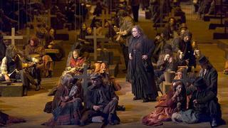 El Liceu revive la Primera Guerra Mundial con 'Il trovatore'