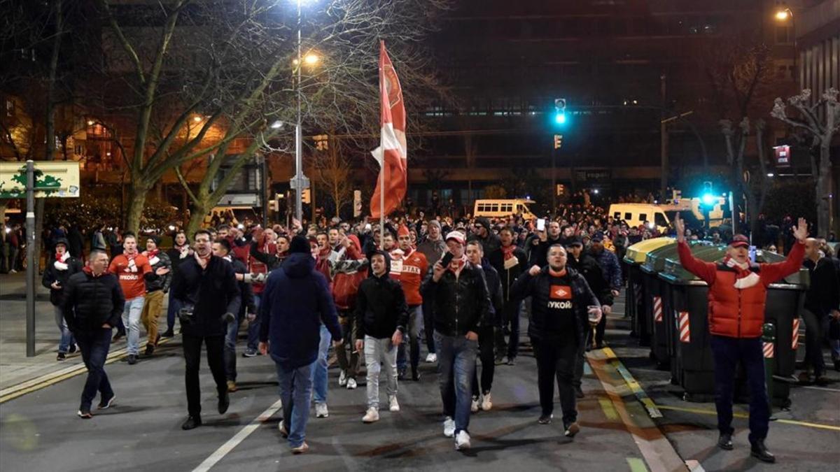 La pelea entre los hinchas del Spartak y la Ertzaintza ha dejado imágenes como éstas