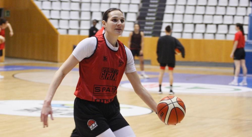 Sonja Vasic, presentada com a nova jugadora de l'Spar Citylift Girona