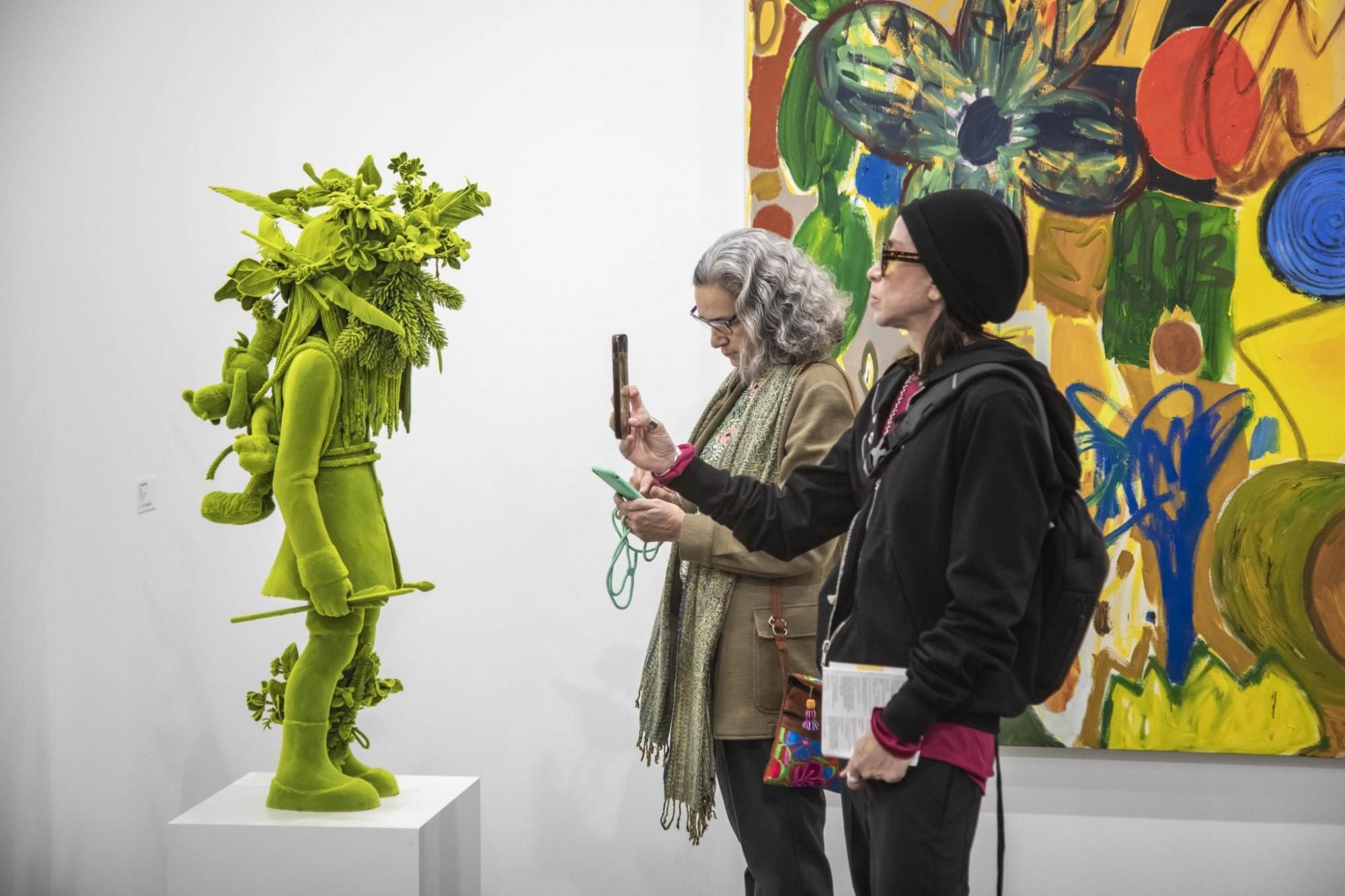 Ambiente en la jornada inaugural de ARCOmadrid, este miércoles.