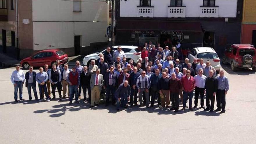 La foto de familia de &quot;Los Fíos del pueblo de Boo&quot;.