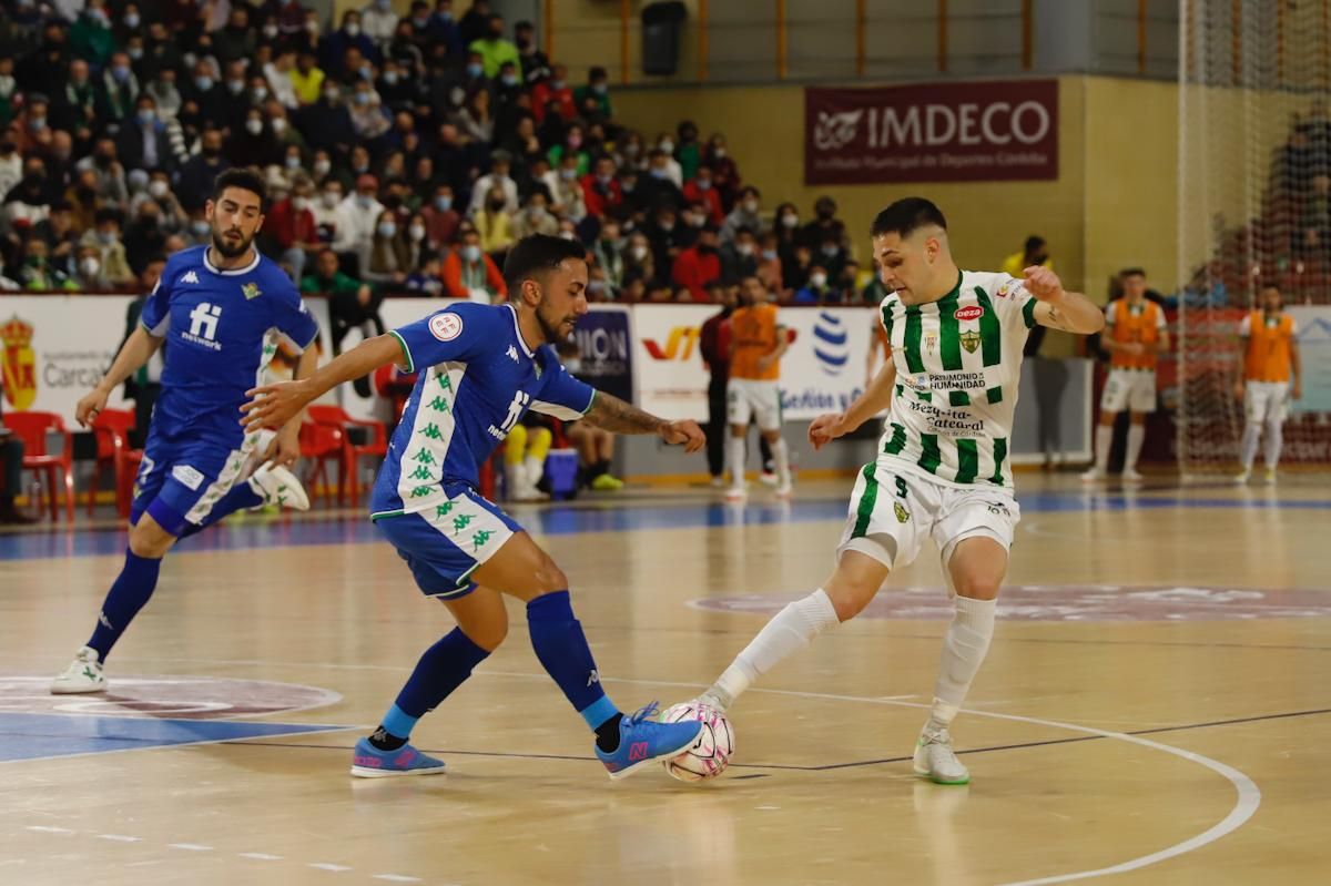 Las imágenes del derbi entre el Córdoba Futsal y el Betis en Vista Alegre