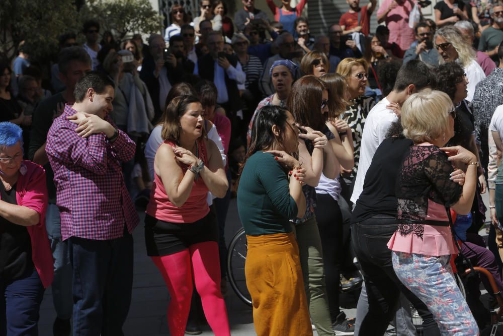 València baila al son de 10 Sentidos