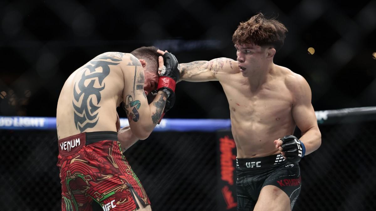 Kavanagh da la campanada en un UFC México agridulce para los locales