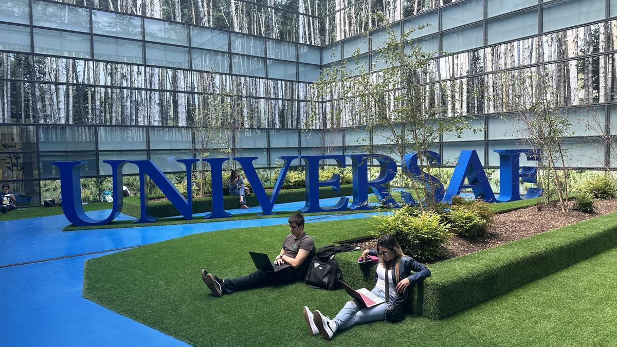 UNIVERSAE, con sede en Murcia, pone a disposición de sus alumnos miles de ofertas de trabajo.