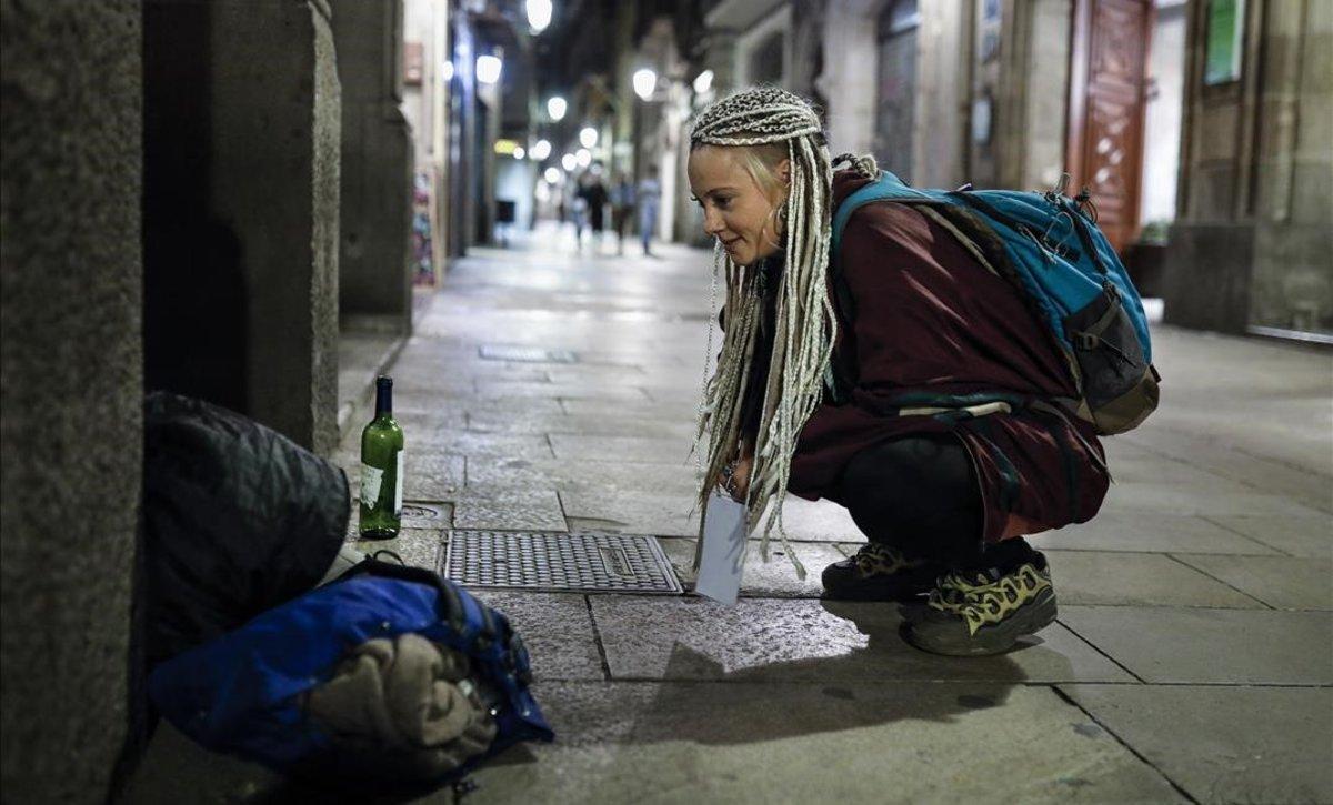 Recuento de personas sin hogar en Barcelona, organizado por la Fundació Arrels, en una imagen de archivo.