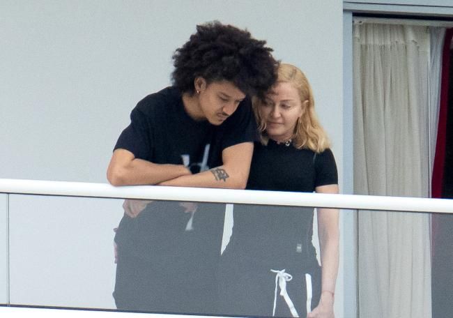 Madonna confirma estar enamorada felicitando a su novio