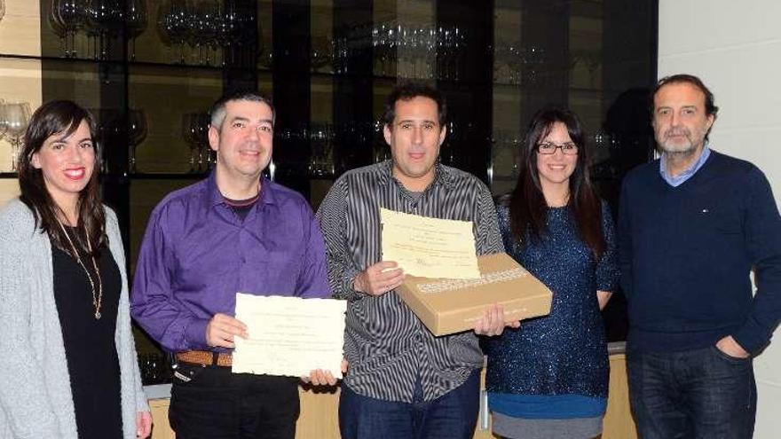 Entrega del premio al autor. // Gonzalo Núñez