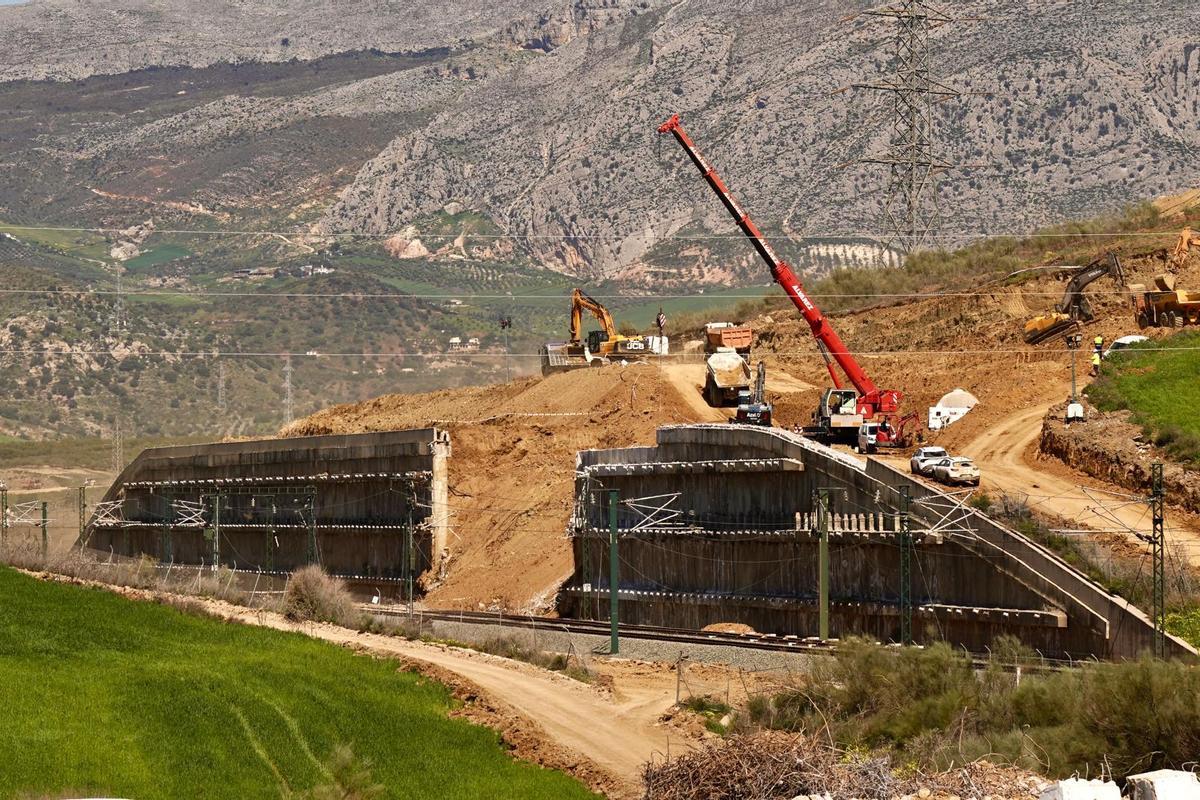 Obras en Álora para restaurar la conexión del AVE Málaga-Madrid