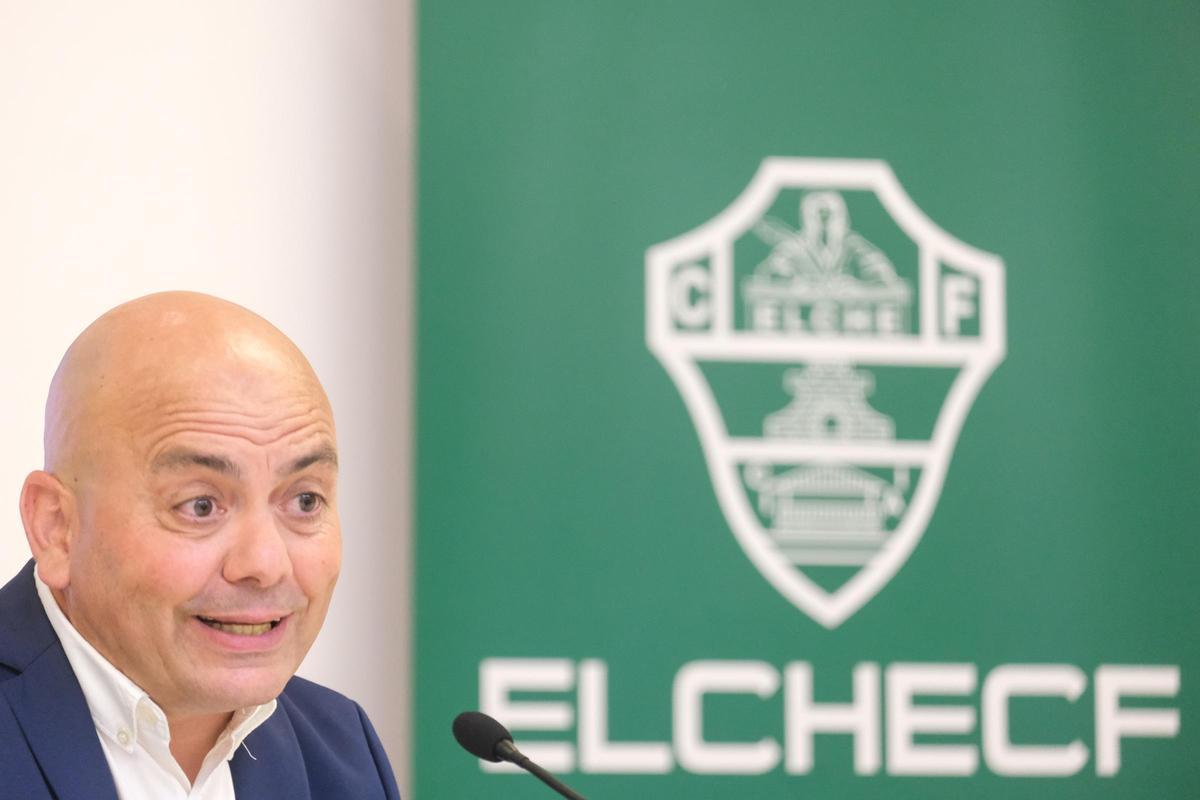 Chema Aragón, director deportivo del Elche, el día de su presentación
