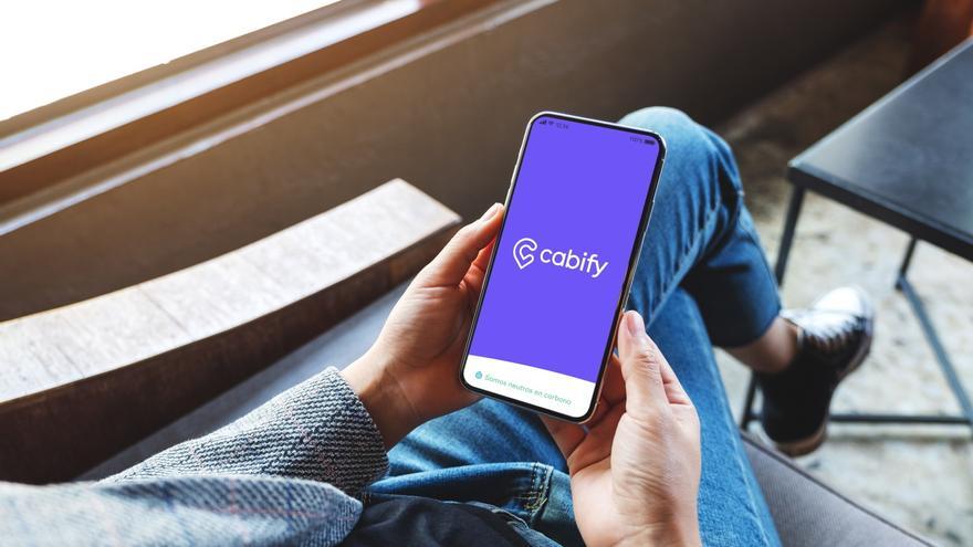 Cabify ofrece viajes gratis a grupos prioritarios para vacunarse en el Palacio de los Deportes de Murcia