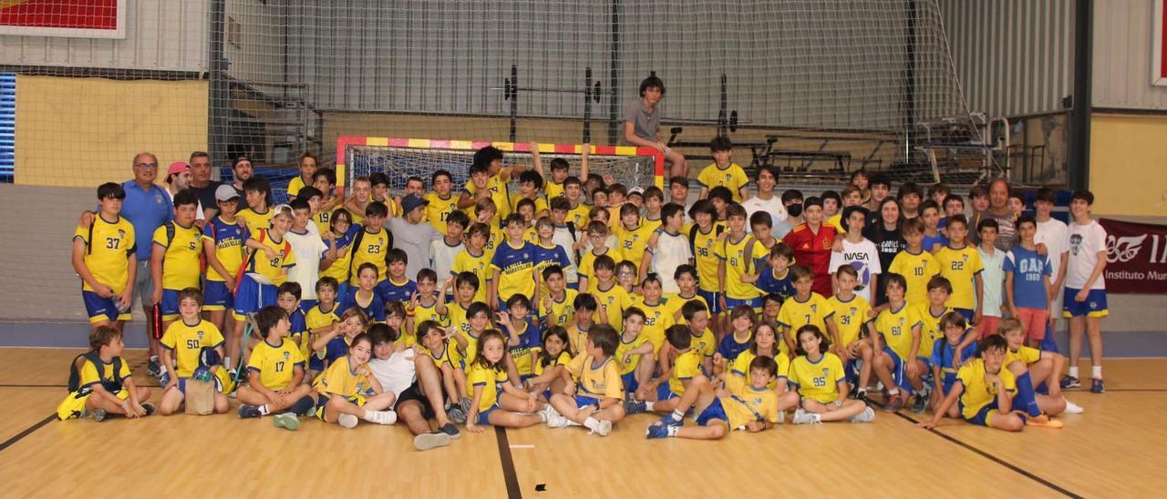 Jugadores participantes en La Salle Handball Cup.