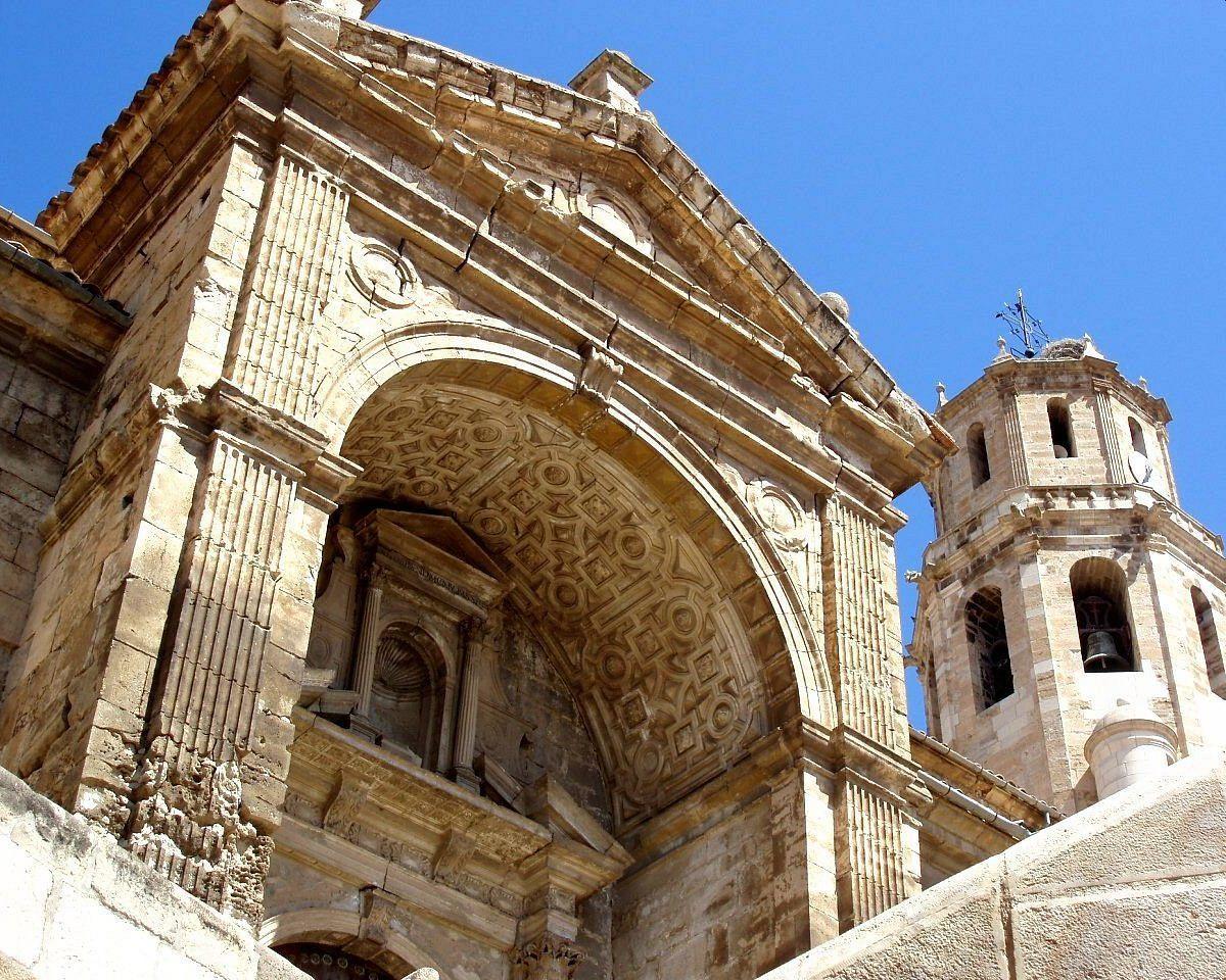 Iglesia de Nuestra Señora de la Asunción de Fonz, en la provincia de Huesca.