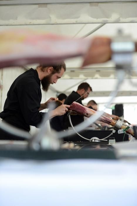 Campeonato de cortadores de jamón ibérico en La Felguera