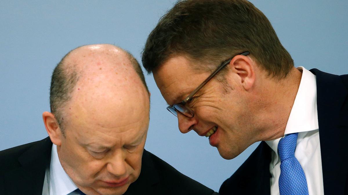 Deutsche Bank CEO Cryan and board member Sewing in Frankfurt