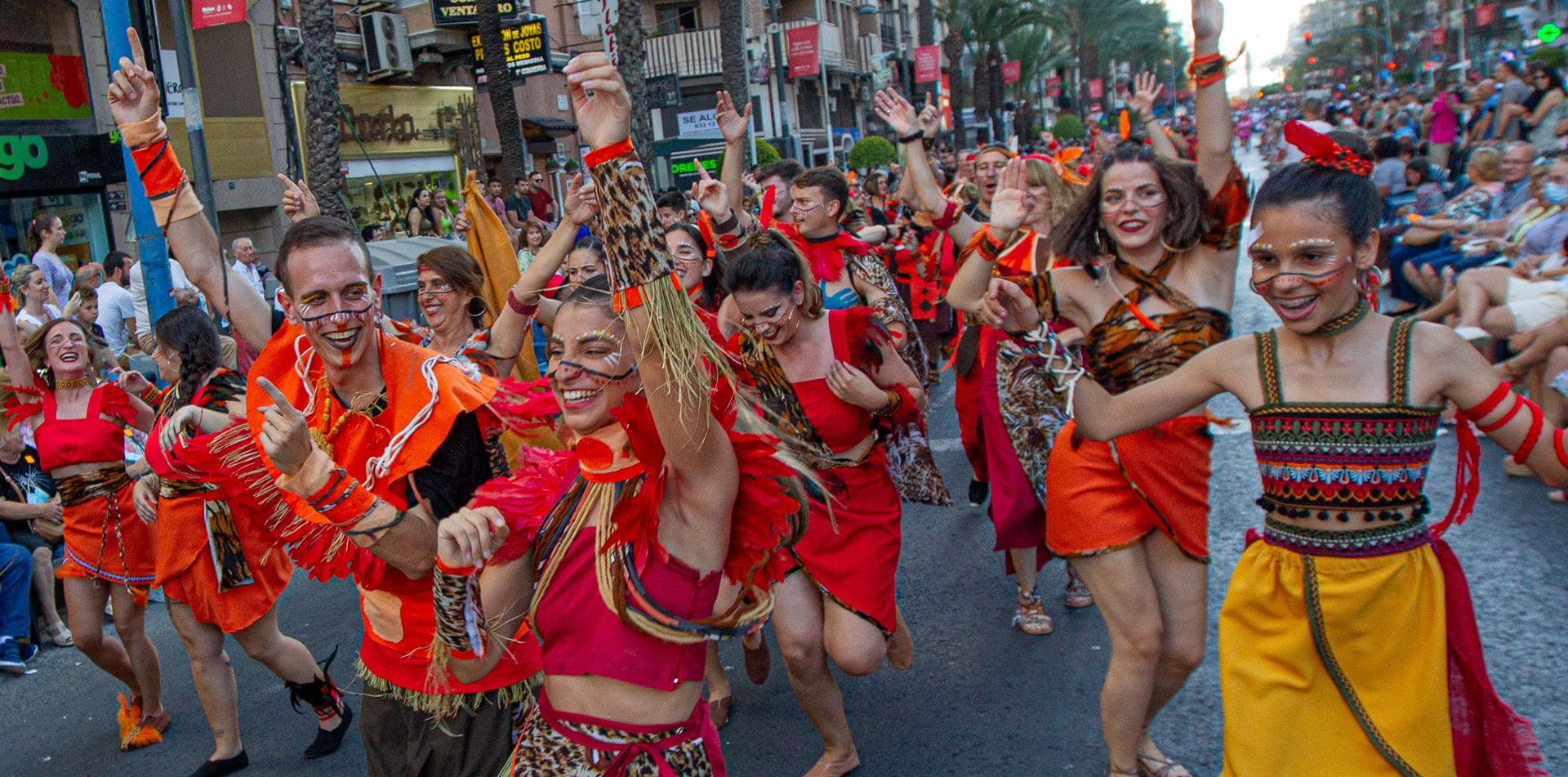 HOGUERAS 2022 | Desfile del Ninot con la Hoguera Sant Blai