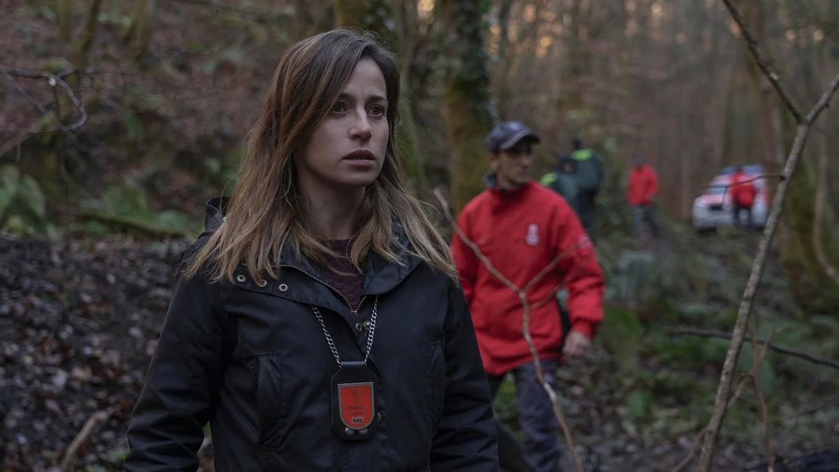 Marta Etura como la inspectora Amaia Salazar, a la que da vida en las adaptaciones cinematográficas de la 'Trilogía del Baztán' de Dolores Redondo.