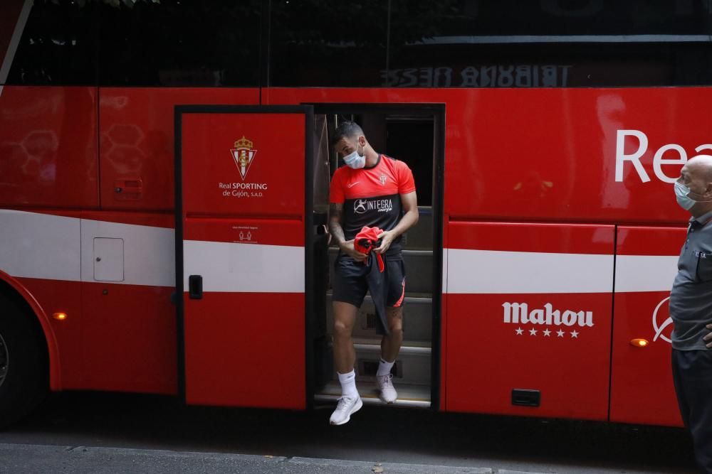 Entrenamiento del Sporting en El Molinón