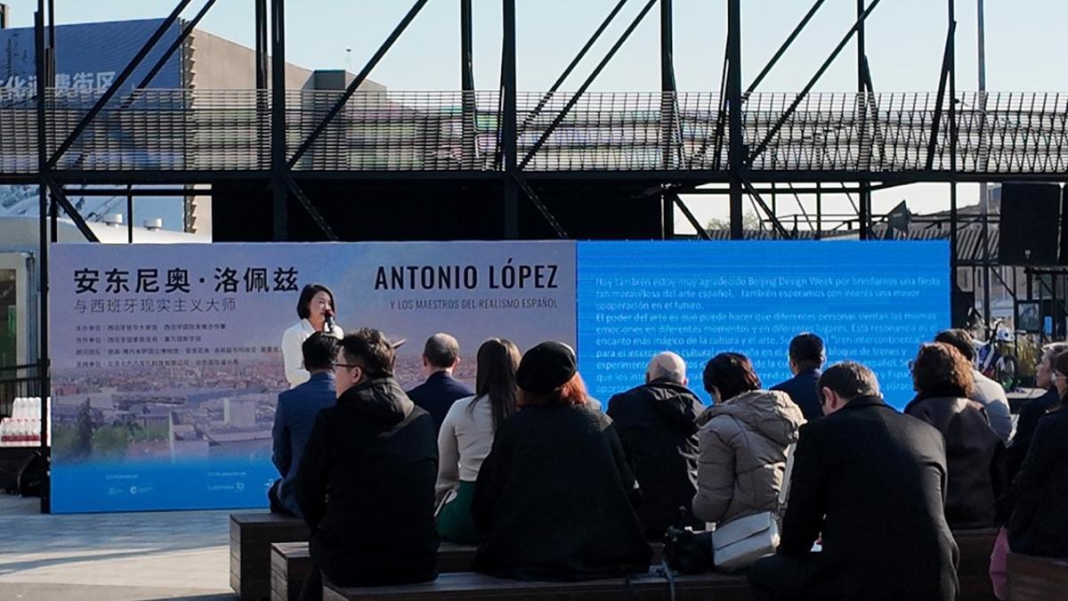 Inauguran una exposición sobre realismo español en el distrito artístico de Beijing.