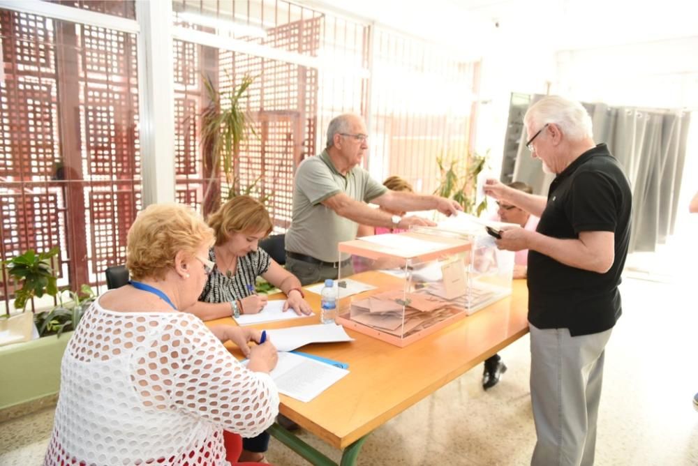 Elecciones Generales: Ambiente en los colegios de