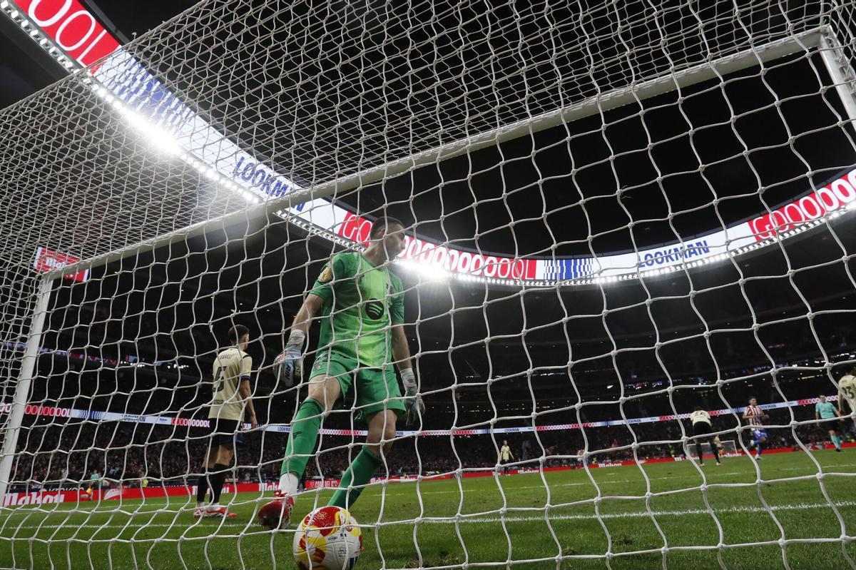 Joan García, tras encajar el gol de Ademola Lookman