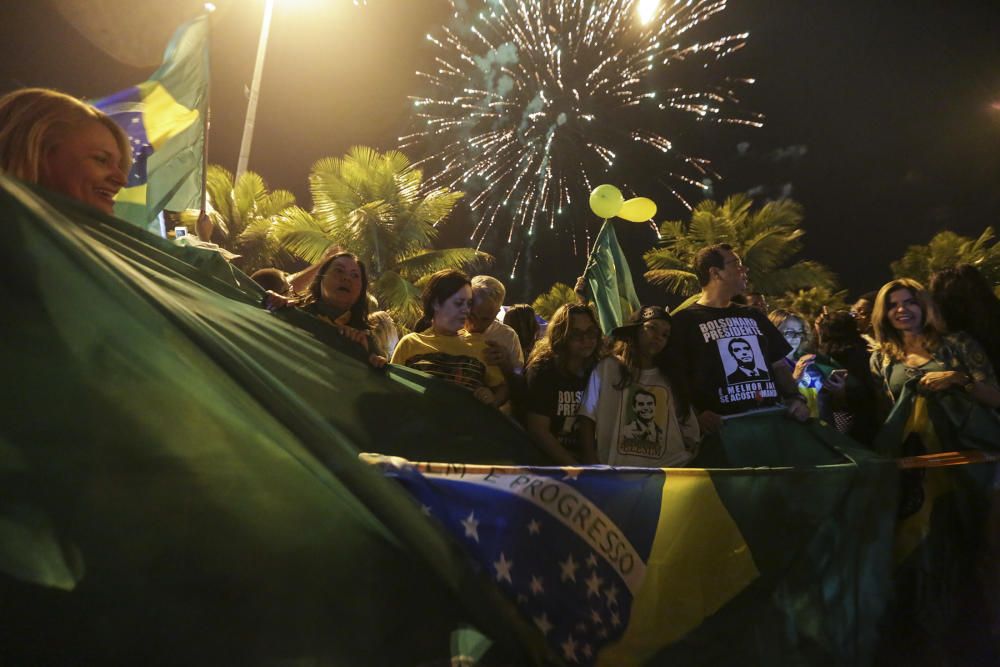 Los seguidores de Bolsonaro celebran su victoria