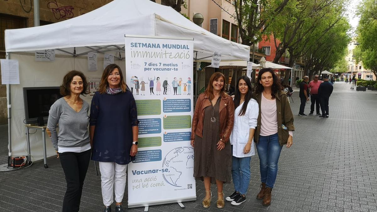 La consellera de Salud, Patricia Gómez, en las actividades de la Semana Mundial de la Inmunización, en Palma