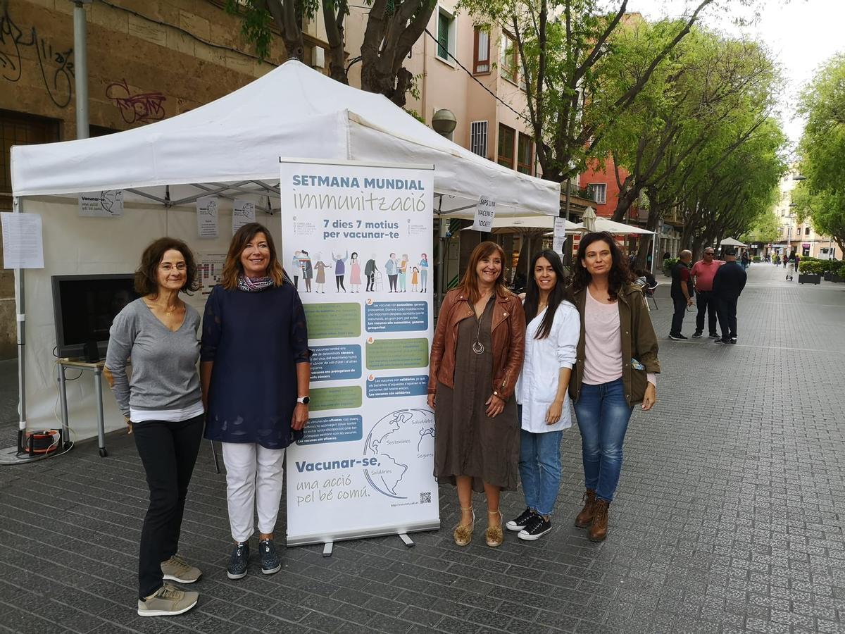 La consellera de Salud, Patricia Gómez, en las actividades de la Semana Mundial de la Inmunización, en Palma