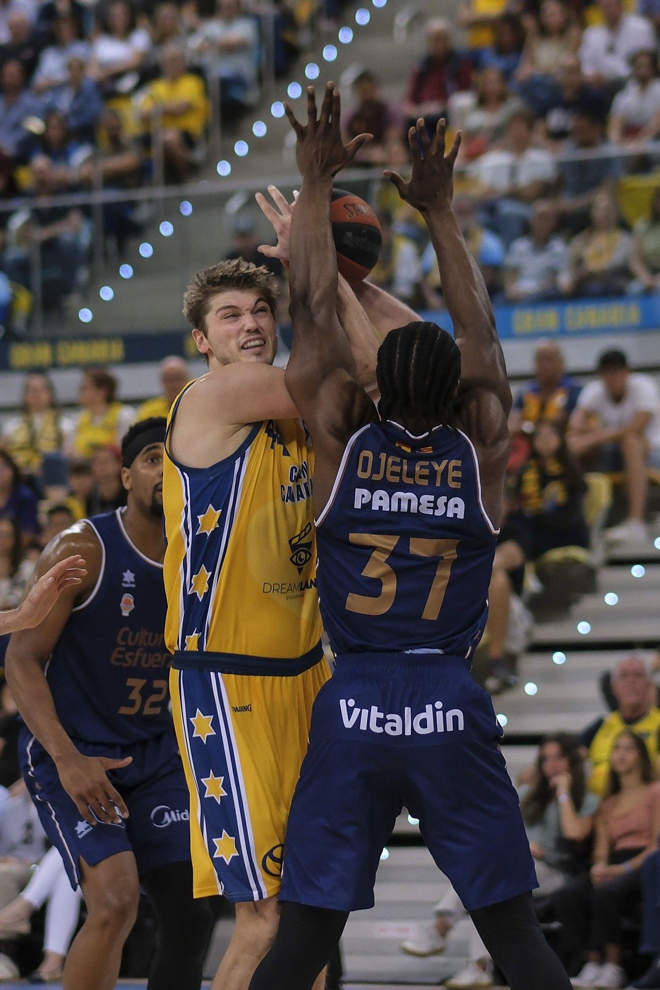 El Dreamland Gran Canaria - Valencia Basket, en imágenes