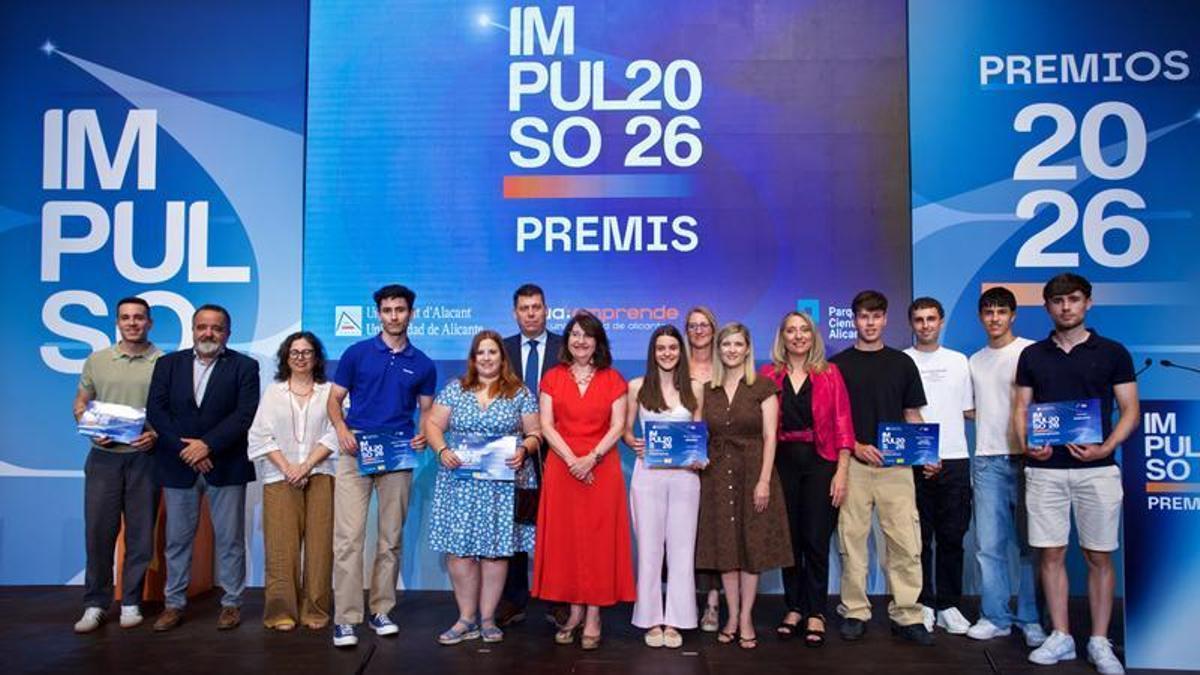 Algunos de los galardonados con los Premios Impulso de la UA, 2026