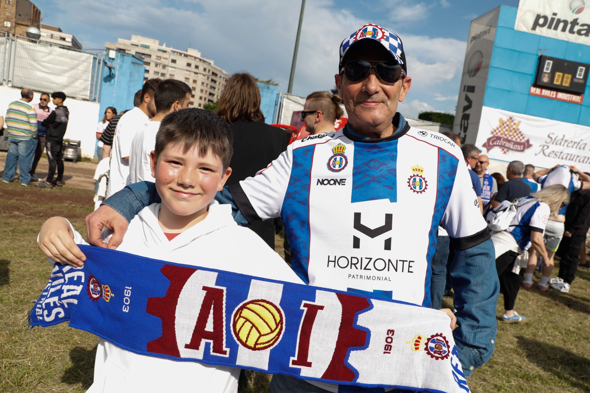 EN IMÁGENES: Ammbientazo en el play-off del Real Avilés contra el Antoniano