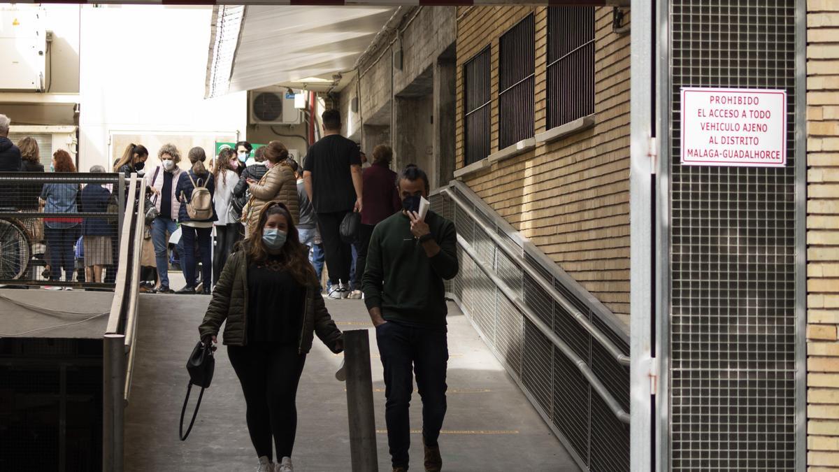 Acceso a un centro de salud en la provincia de Málaga.